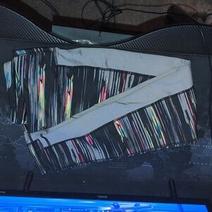 Women Capri Leggings black/multicolor NWOT